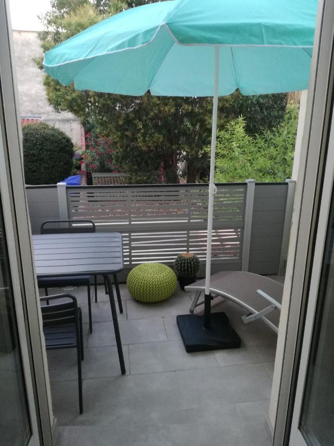 Suite Oisivete Avec Terrasse Vue Sur Patio Et Clim Montpellier Luaran gambar
